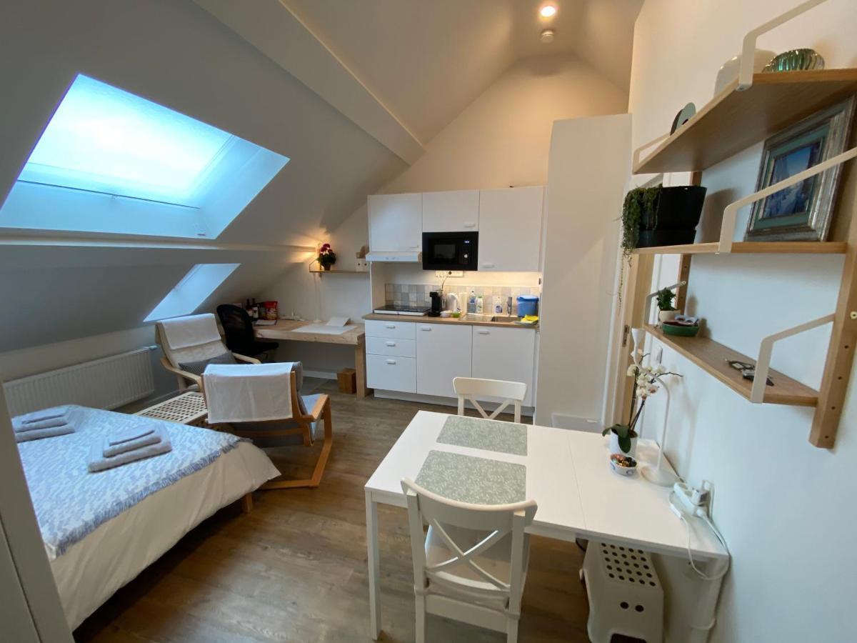 Logies-M Comfort Studios Inc Bikes B&B Oostende Bagian luar foto