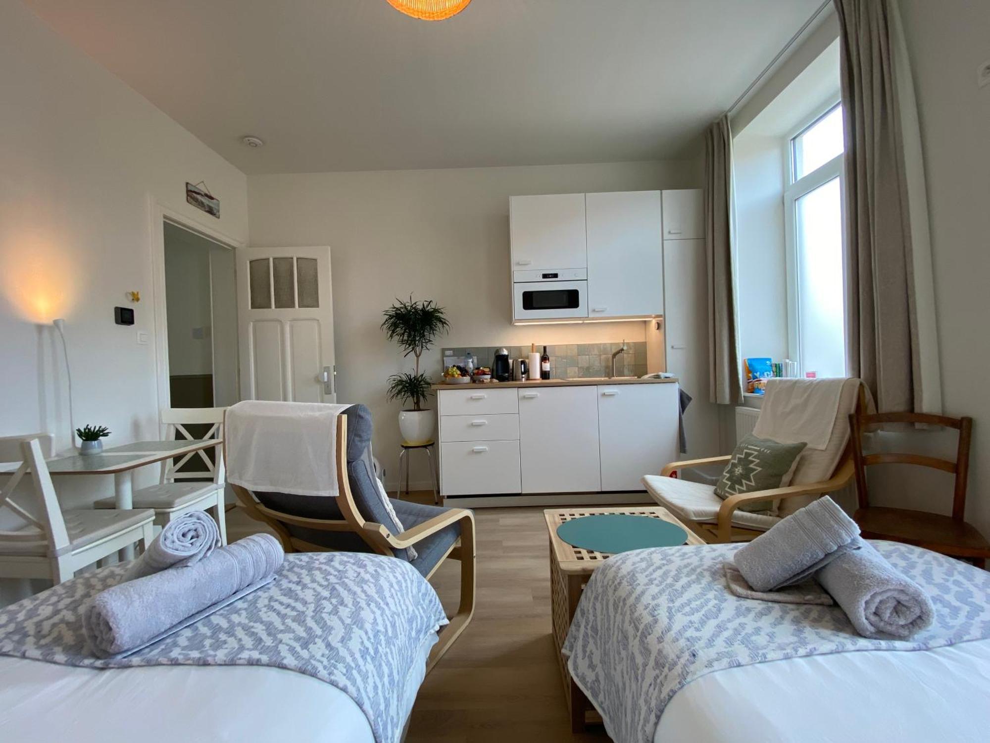 Logies-M Comfort Studios Inc Bikes B&B Oostende Bagian luar foto