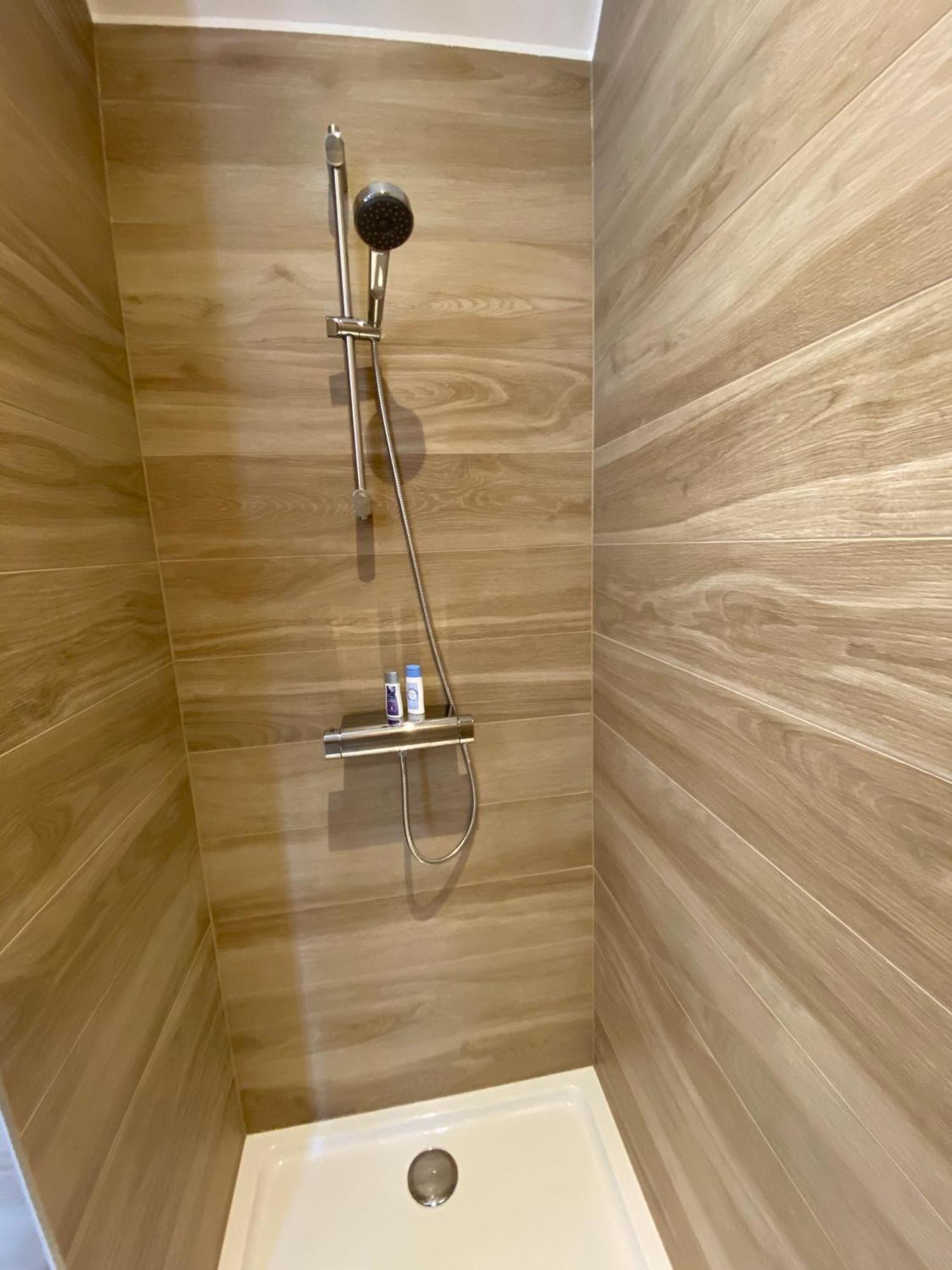 Logies-M Comfort Studios Inc Bikes B&B Oostende Bagian luar foto